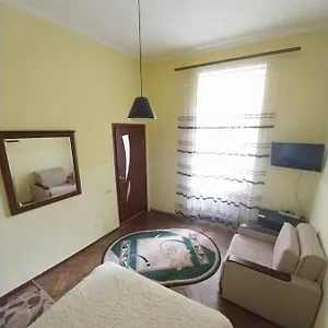 https://apartment-on-khorvatska-5.hotelslviv.net