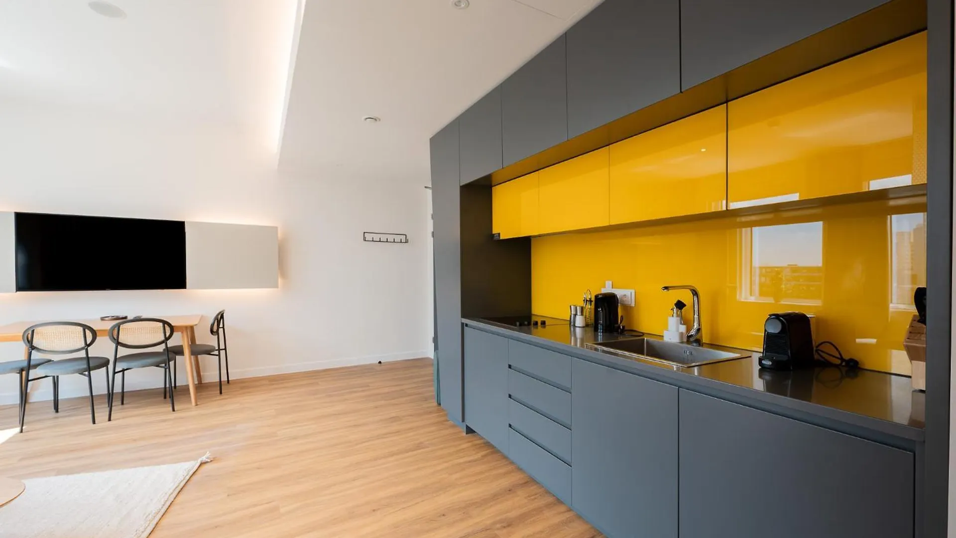 Limehome Amsterdam Gatwickstraat 0*,  네덜란드